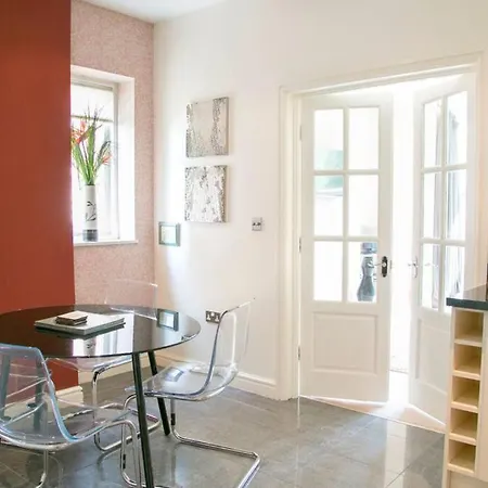 The House Deluxe Ground Floor 아파트 해러게이트